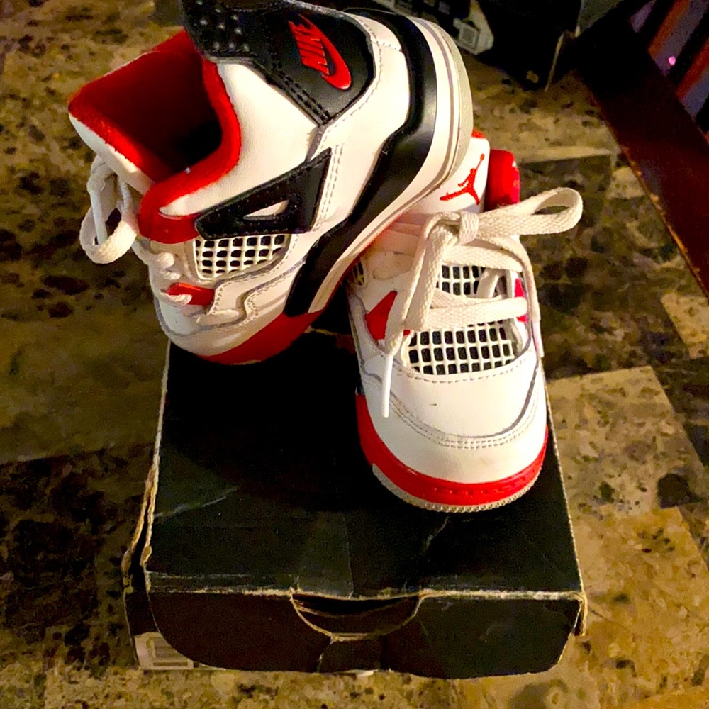 Jordan Retro 4s